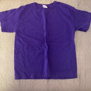 Purple shirt sleeve shirt